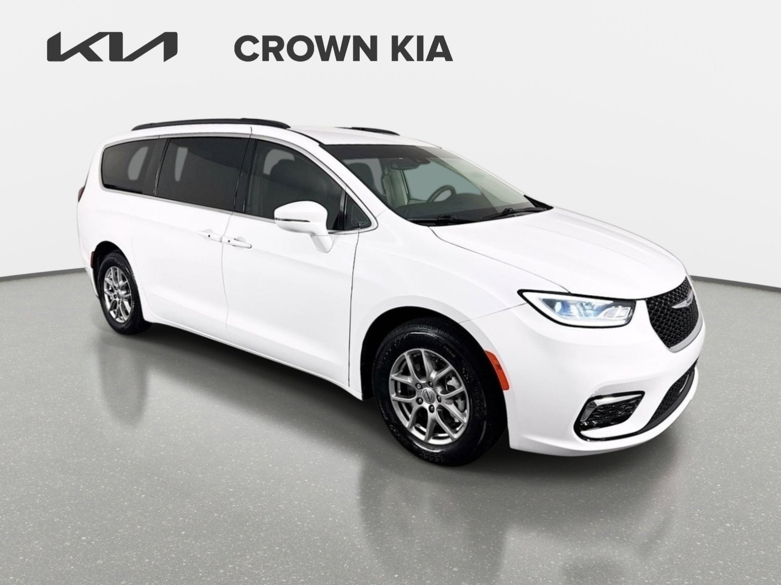 Used 2021 Bright White Clearcoat Chrysler Touring image 3