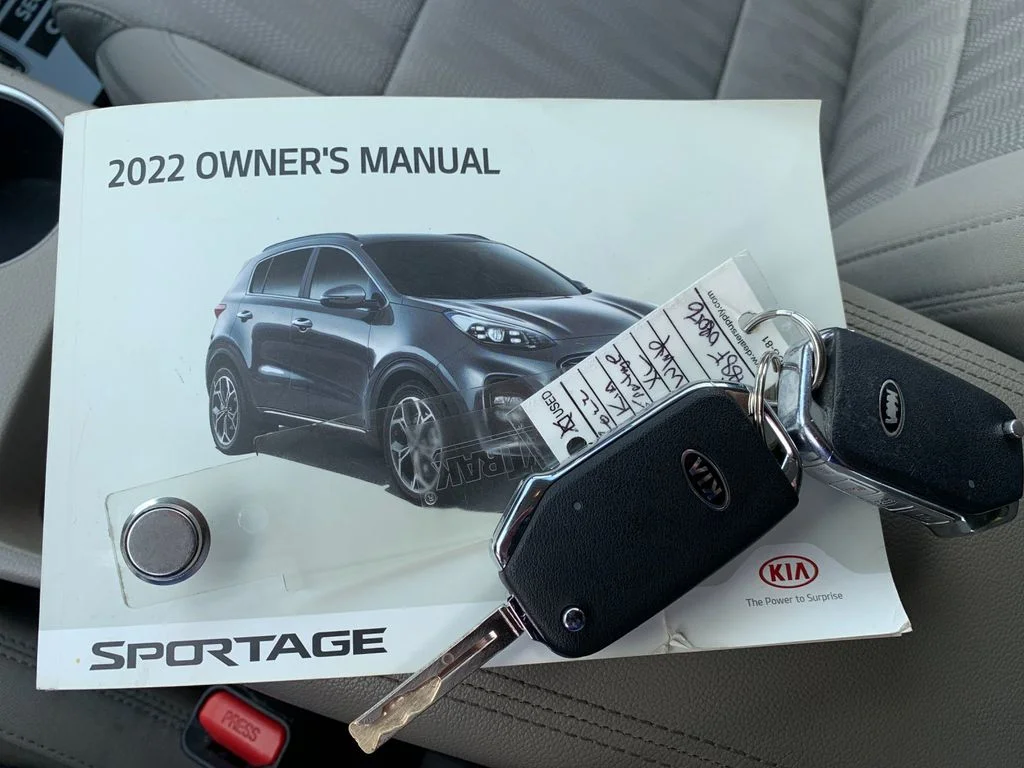 Used 2022 White Kia LX image 9