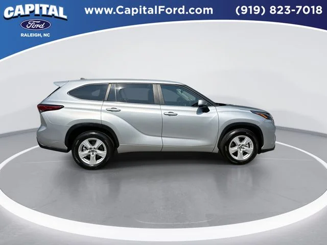 Used 2023 Silver Toyota LE image 9
