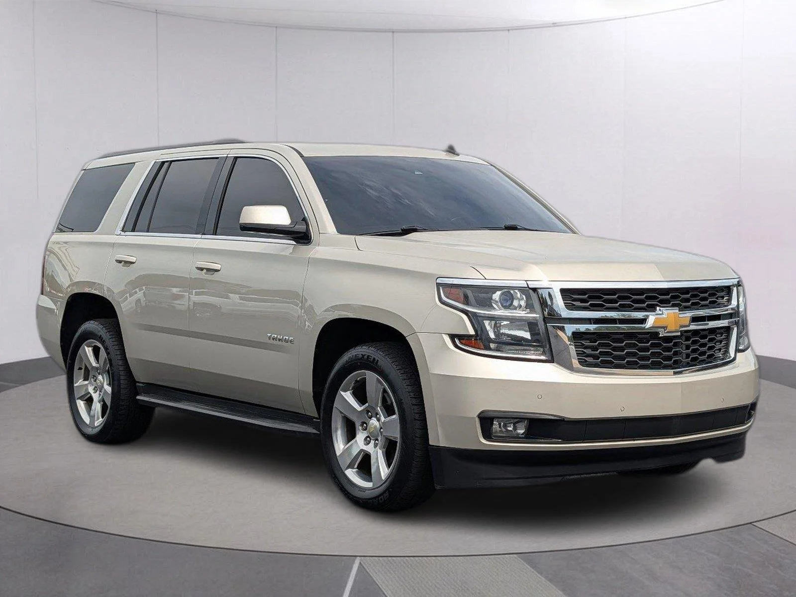 Used 2015 Champagne Silver Metallic Chevrolet LT image 7