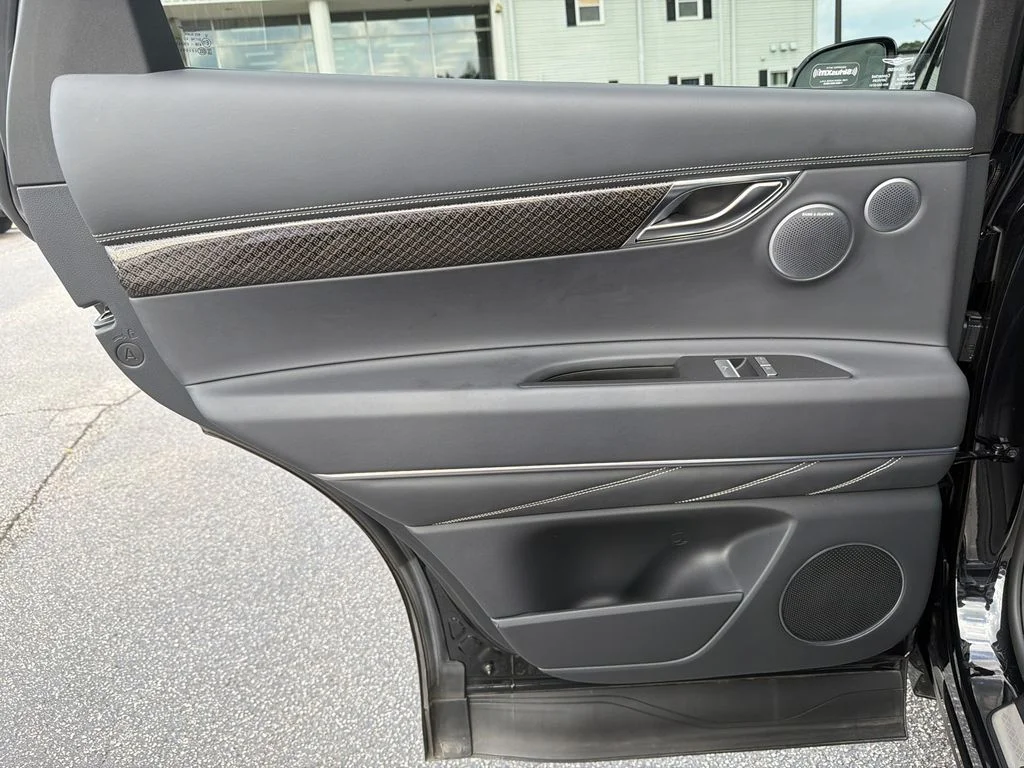 Used 2025 Black Genesis 3.5T e-SC image 22