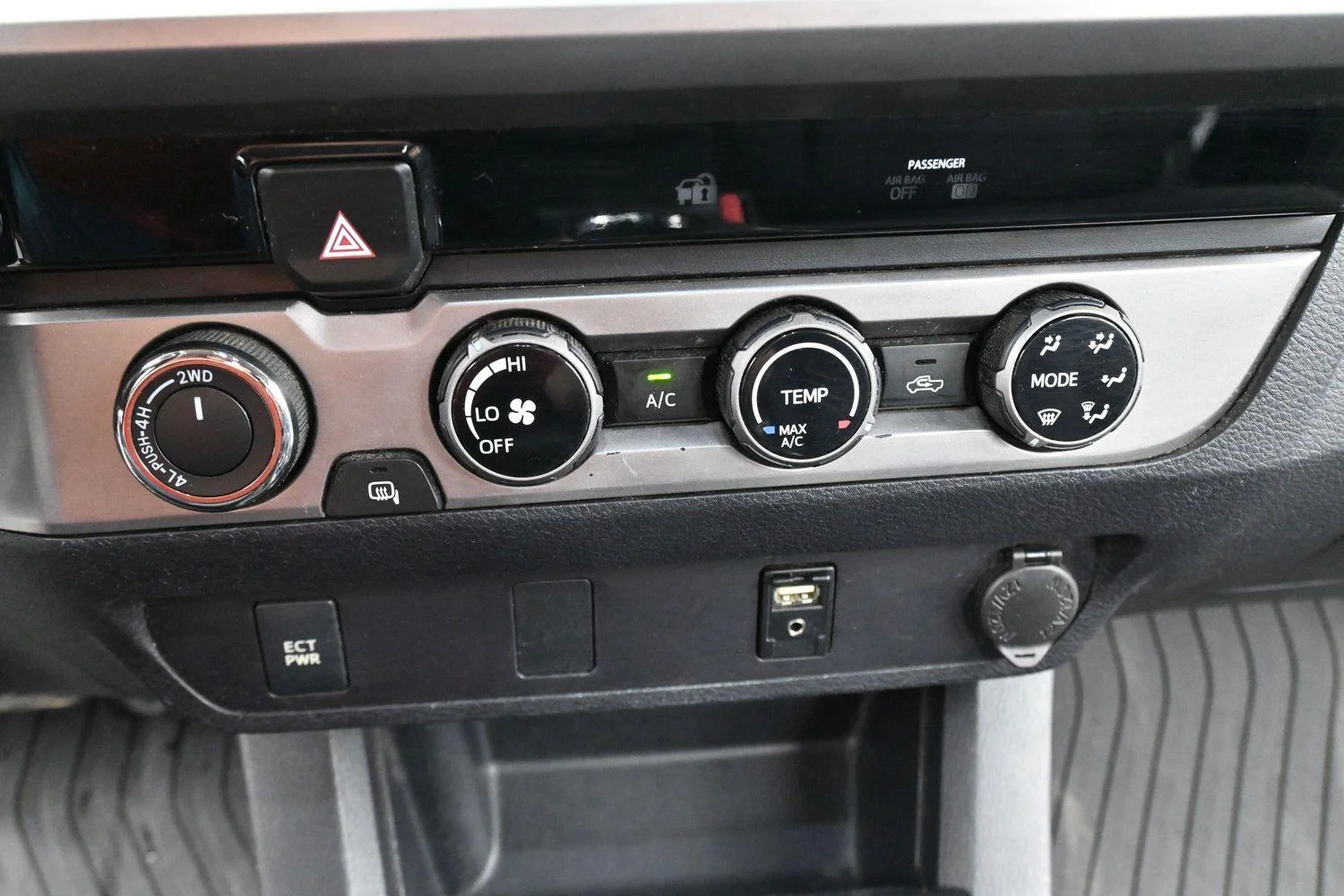 Used 2017 Magnetite Gray Metallic Toyota SR5 image 21