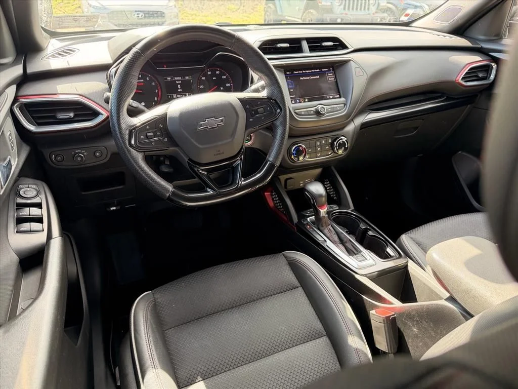 Used 2022 White Chevrolet RS image 7