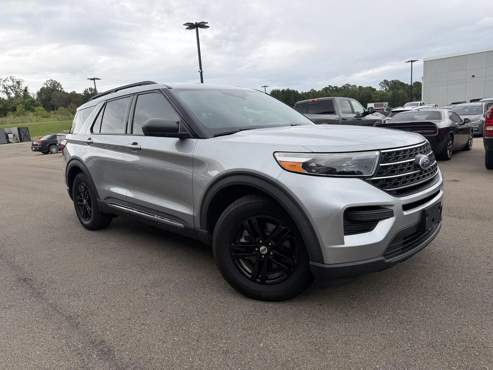 Used 2020 Iconic Silver Ford XLT image 3