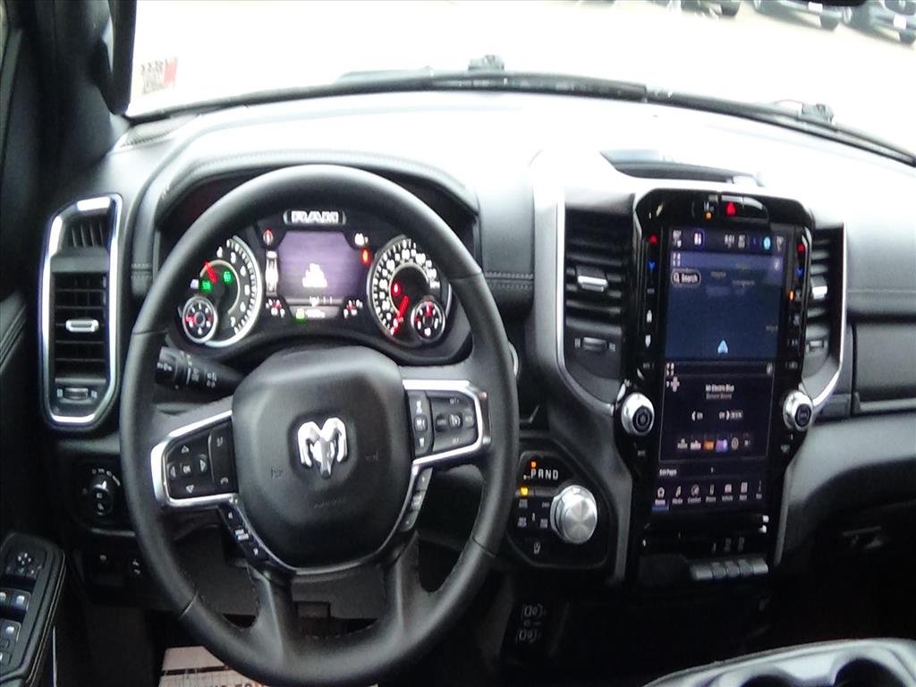 Used 2025 Ivory Tri-Coat Pearl (pwd) RAM Laramie image 14