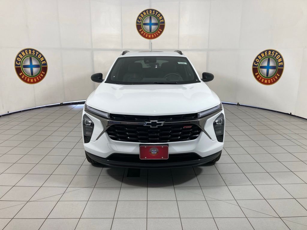 New 2026 Summit White Chevrolet 2RS image 16