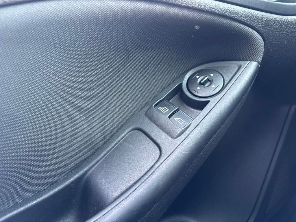 2018 Ford Focus S - Photo 25