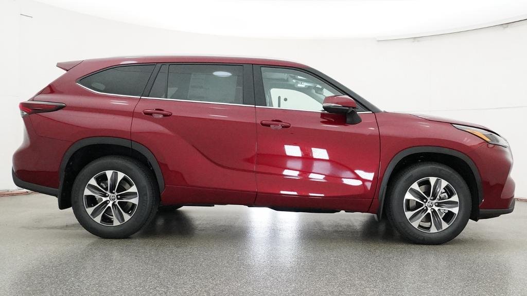 New 2026 Ruby Flare Pearl Toyota XLE image 13