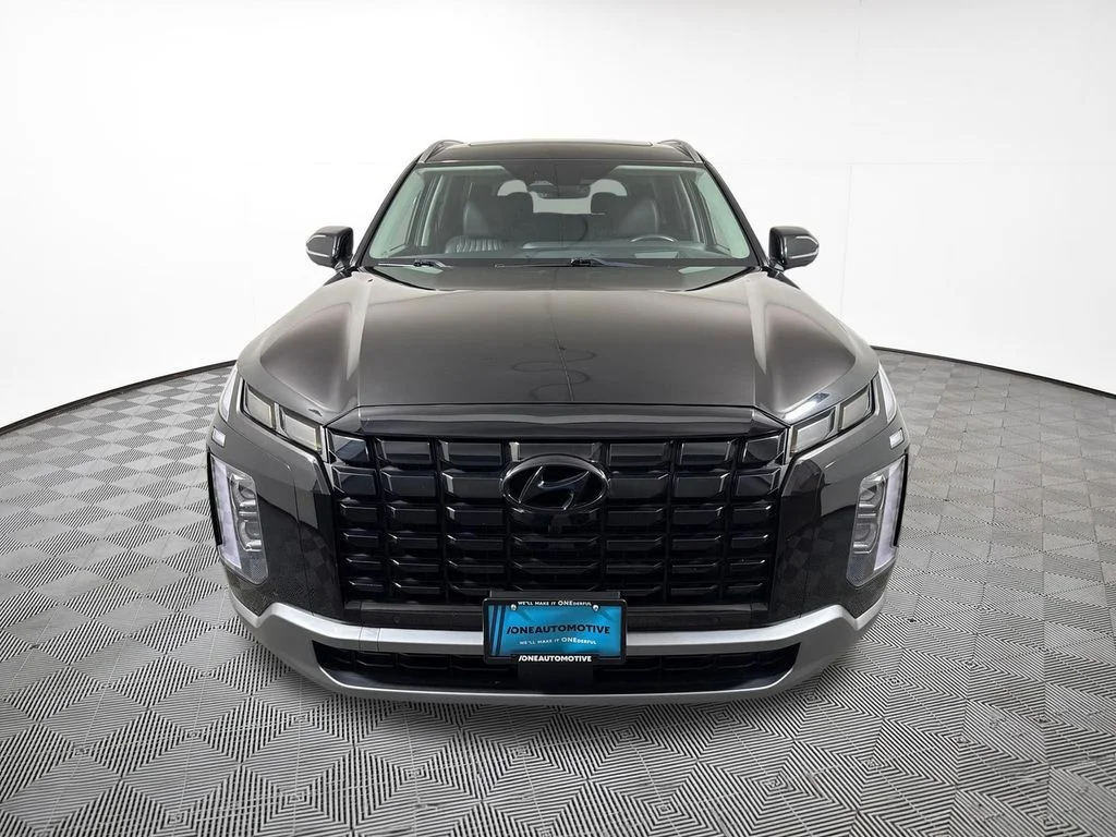 Used 2024 Black Hyundai Limited image 3