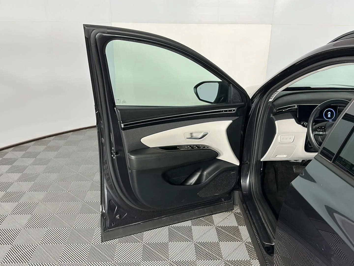 Used 2023 Portofino Gray Hyundai Limited image 26