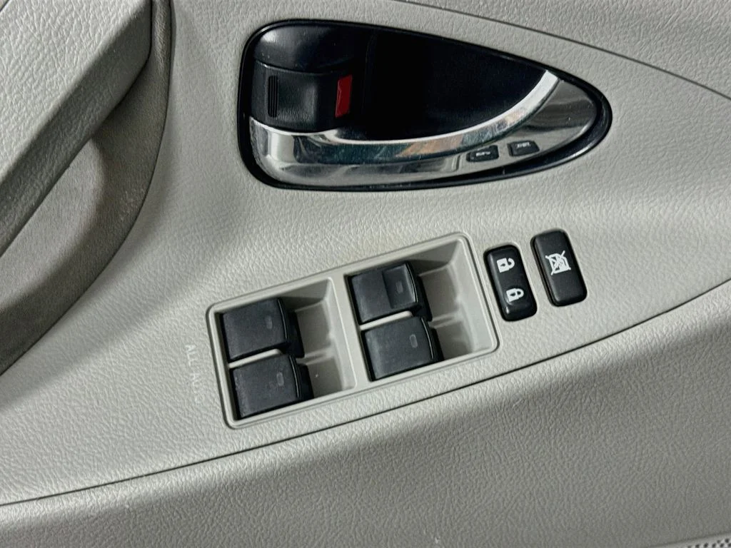 Used 2011 Black Toyota LE image 19