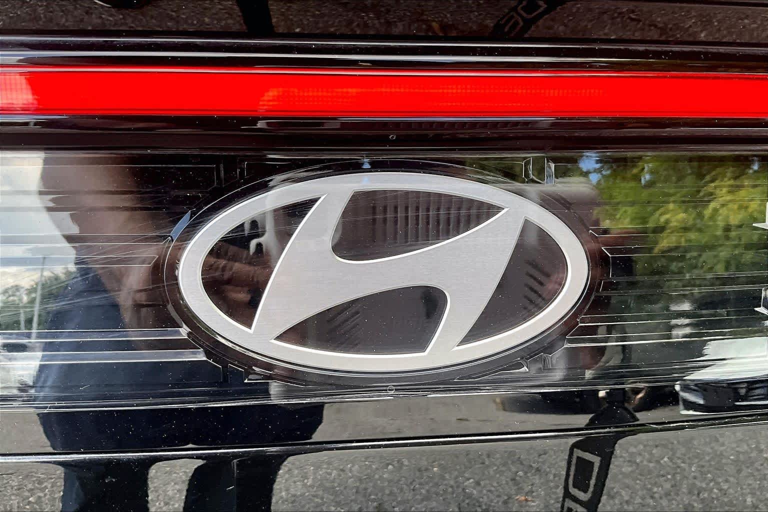 Used 2026 Abyss Black Hyundai SEL image 31