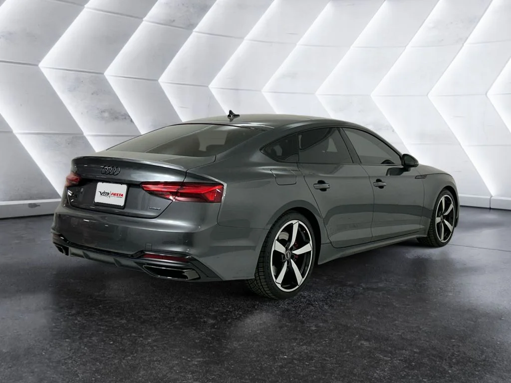 Used 2022  Audi Premium Plus image 4
