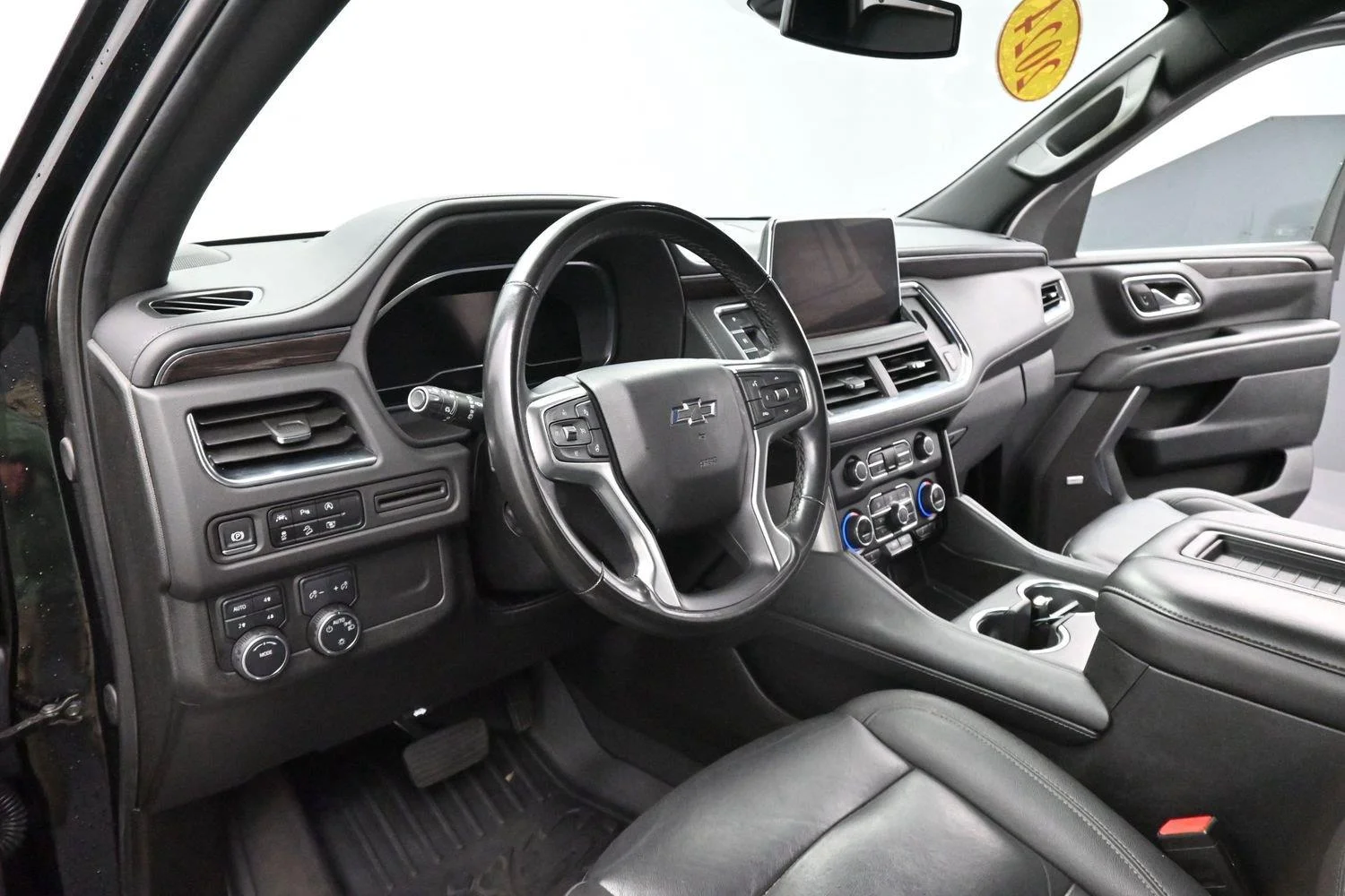 Used 2024 Black Chevrolet Z71 image 18
