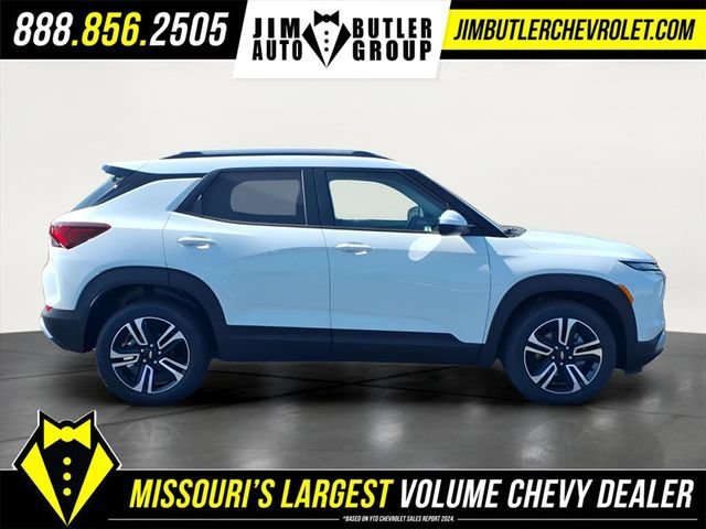 New 2026 Summit White Chevrolet LT image 5