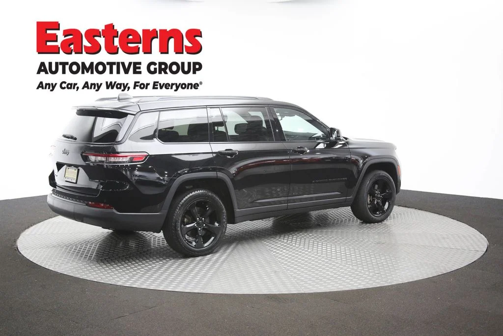 Used 2023 Black Jeep Altitude image 43