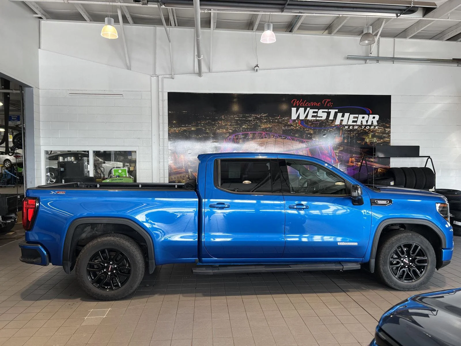 Used 2024 Dynamic Blue Metallic GMC Elevation image 11