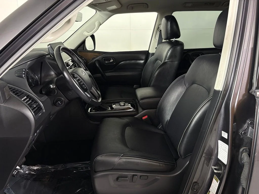 Used 2024 Gray INFINITI LUXE image 16