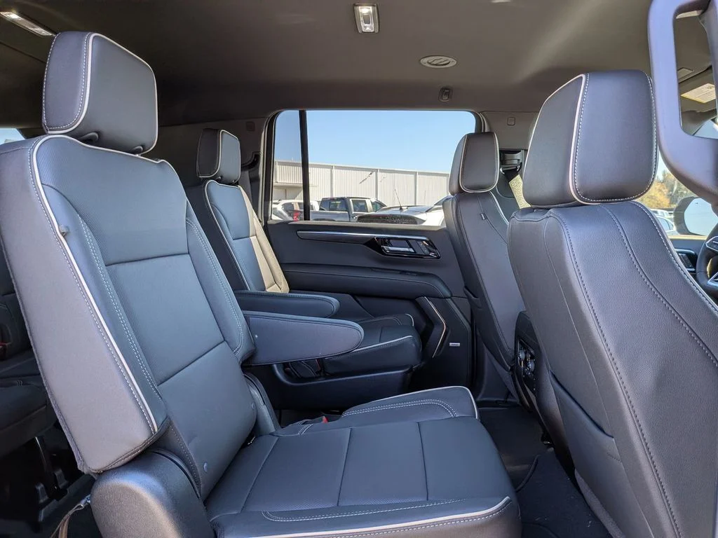 2026 Chevrolet Suburban Premier - Photo 28