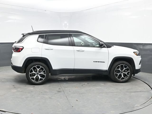 Used 2025 White Jeep Limited image 8