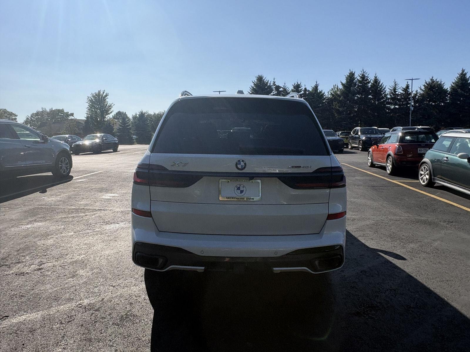 Used 2026 Mineral White Metallic BMW xDrive40i image 6