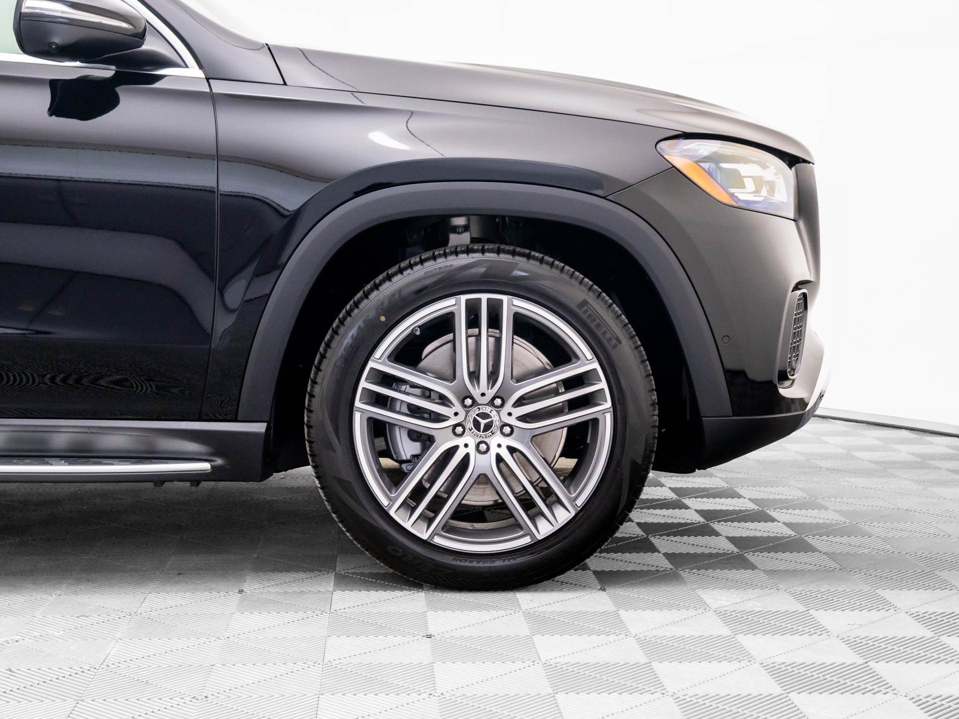 New 2026 Black Mercedes-Benz GLS 450 image 81