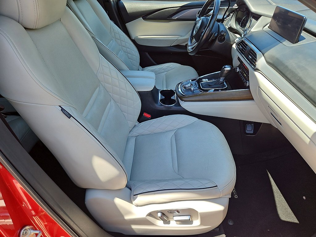 Used 2023 Soul Red Crystal Metallic Mazda Signature image 14