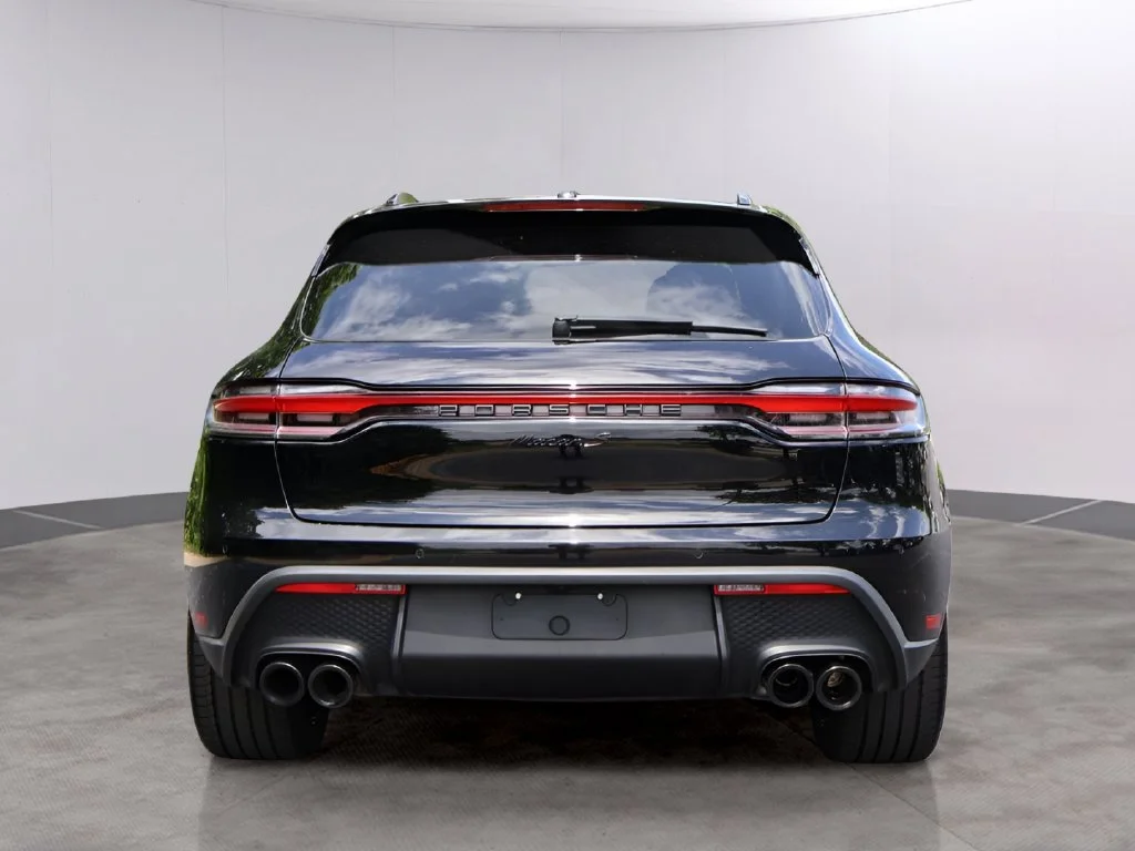Used 2023  Porsche S image 7