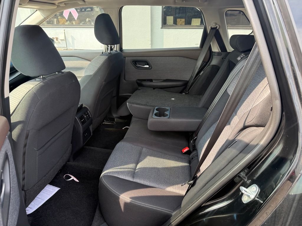 2021 Nissan Rogue SV - Photo 33