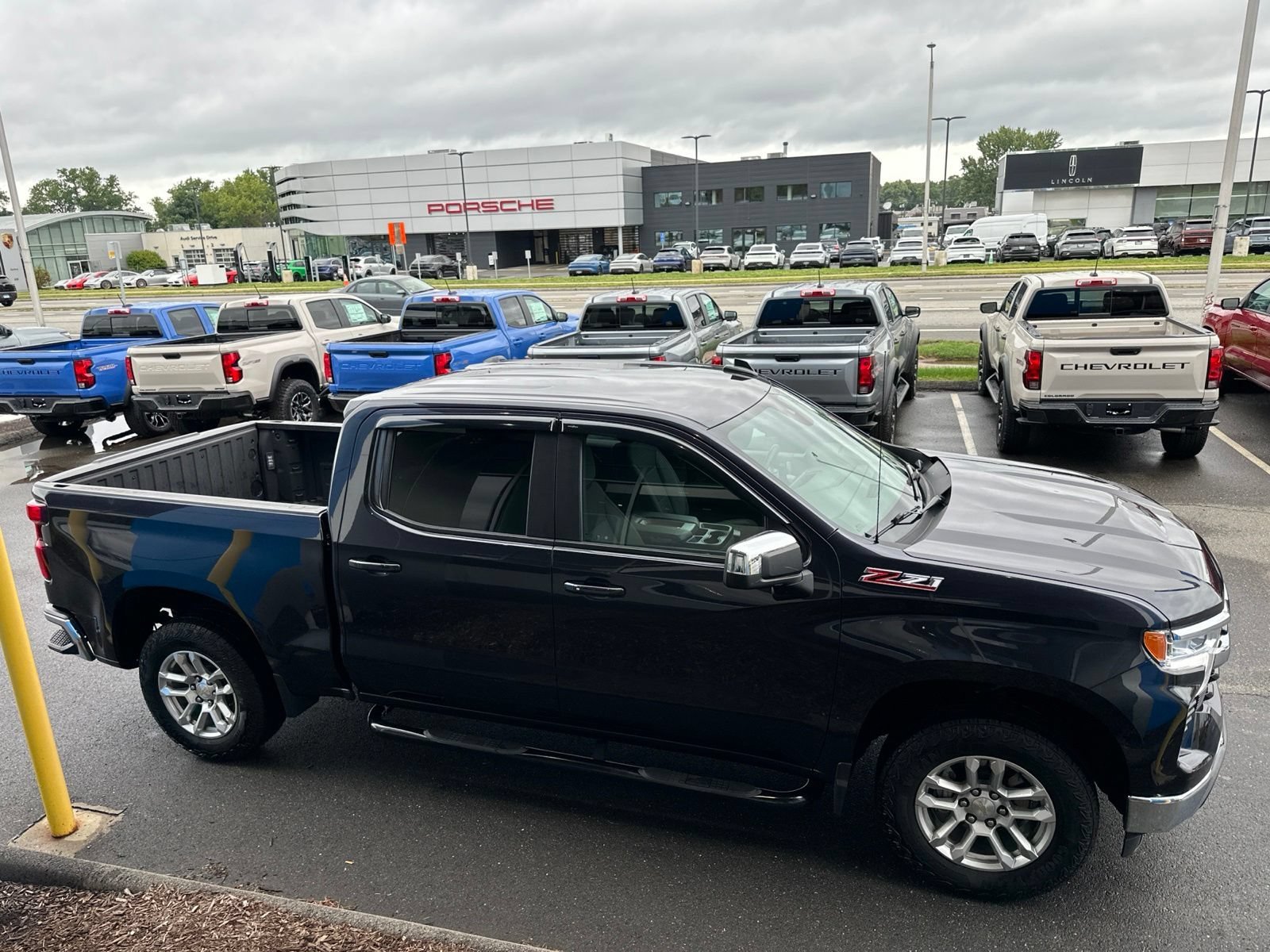 Used 2023 Dark Ash Metallic Chevrolet LT with Z71 Off-Road & Protection Package - Convenience Package - Remote Start - Trailering Package image 4