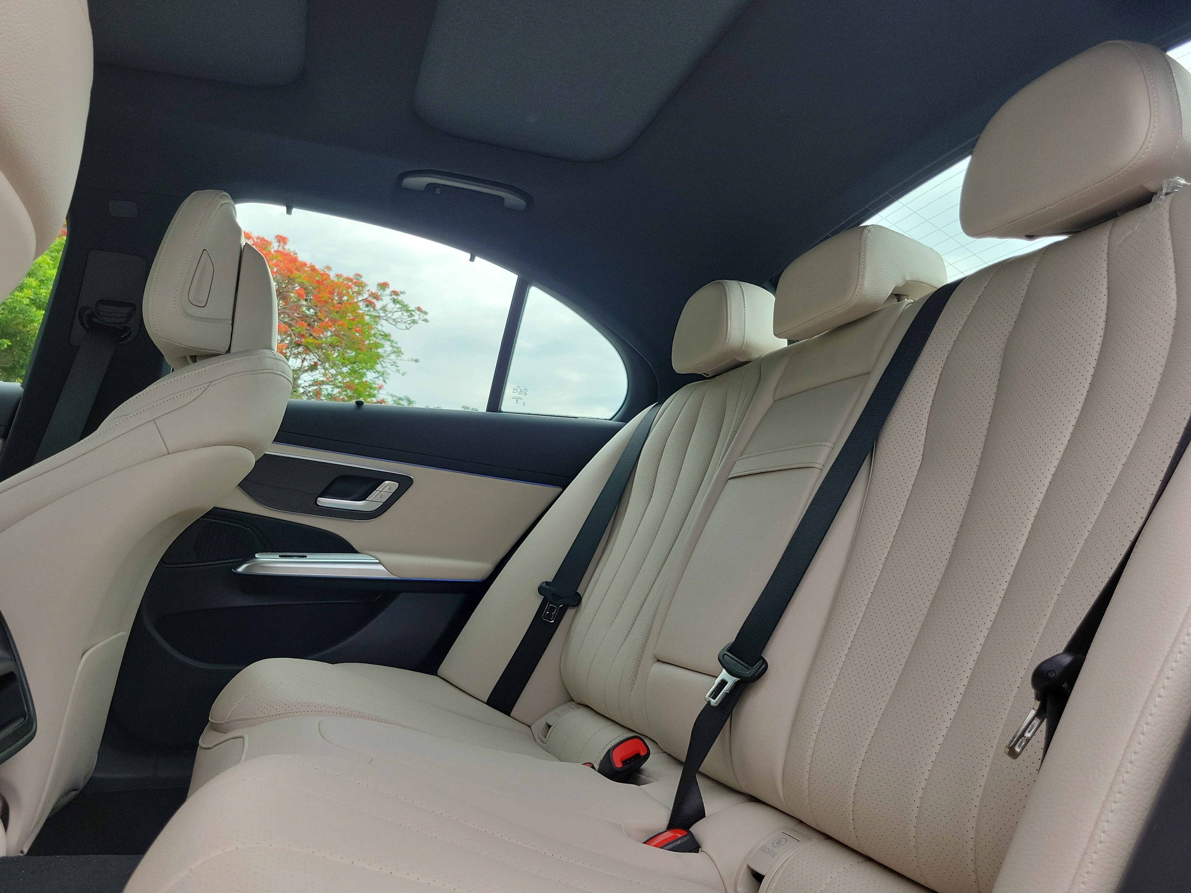 New 2026 Graphite Grey Metallic Mercedes-Benz E 350 image 44