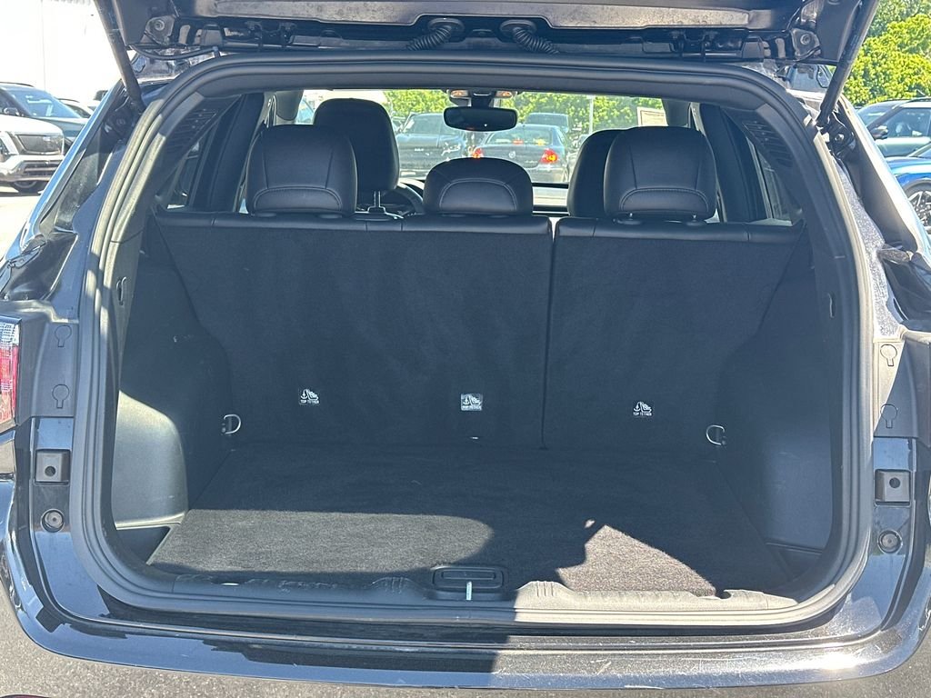Used 2025 Black Jeep Latitude image 18