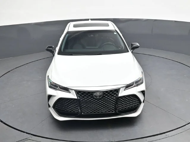 Used 2019 Pearl Toyota Touring image 30