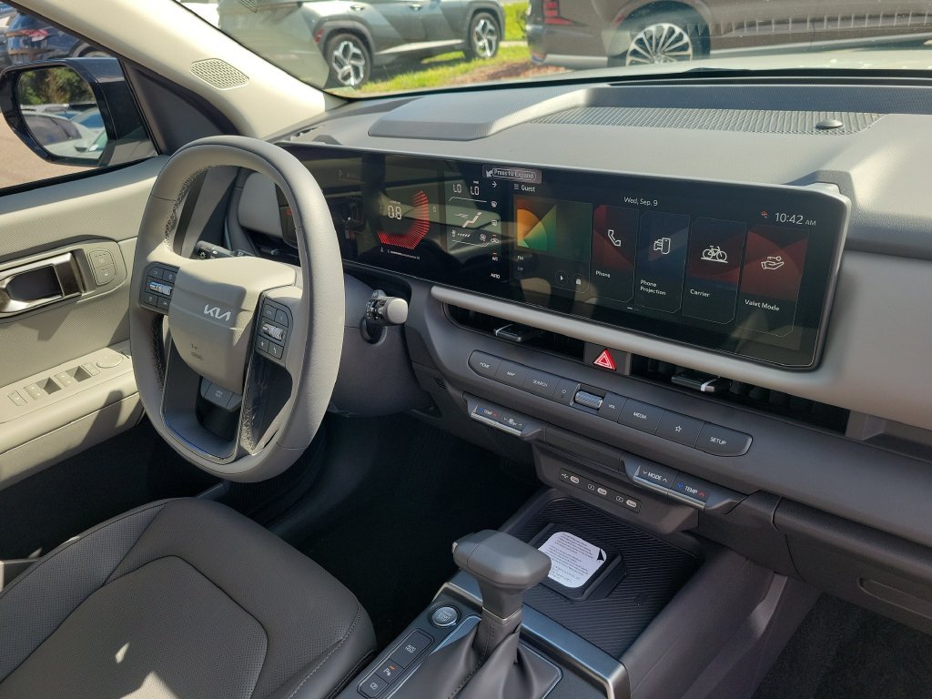 New 2027 Ivory Silver Kia EX image 8
