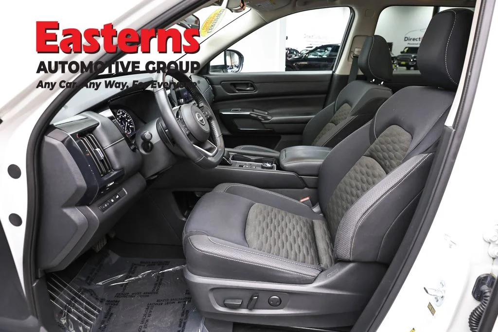 Used 2023 White Nissan SV image 14