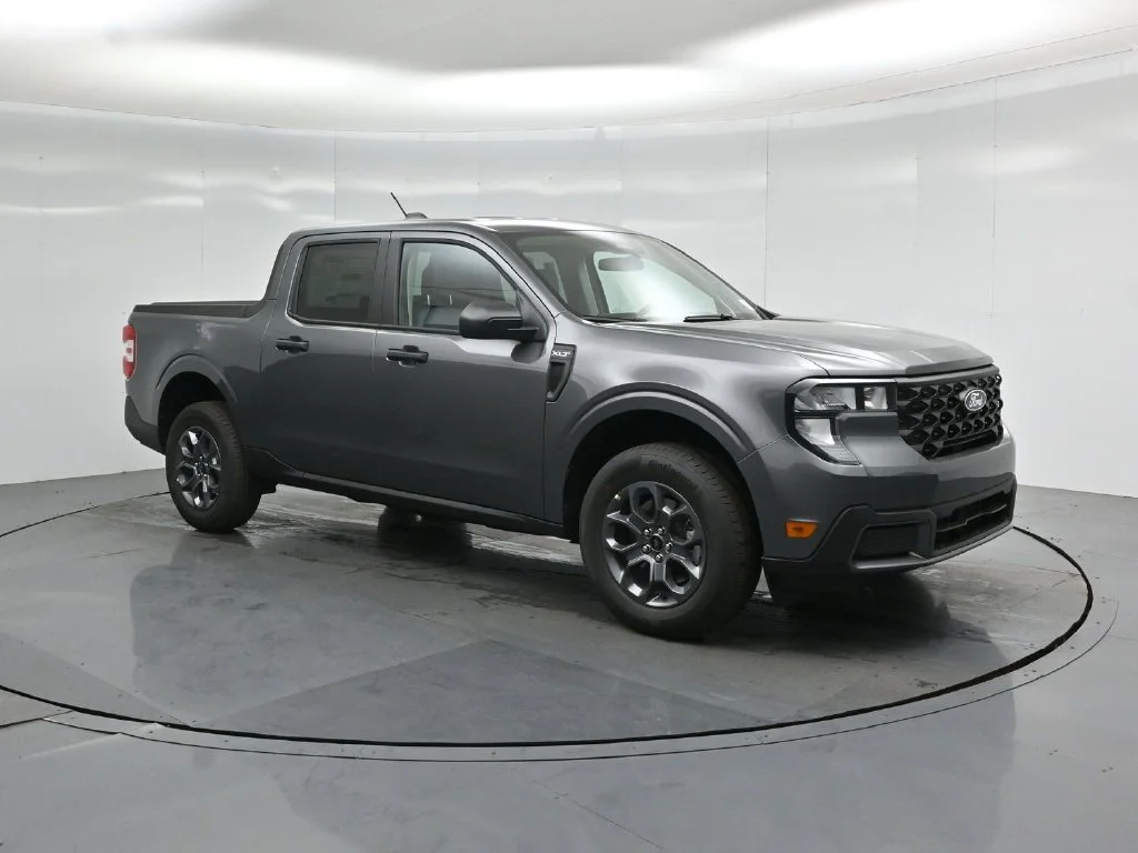 New 2026 Carbonized Gray Metallic Ford XLT image 21