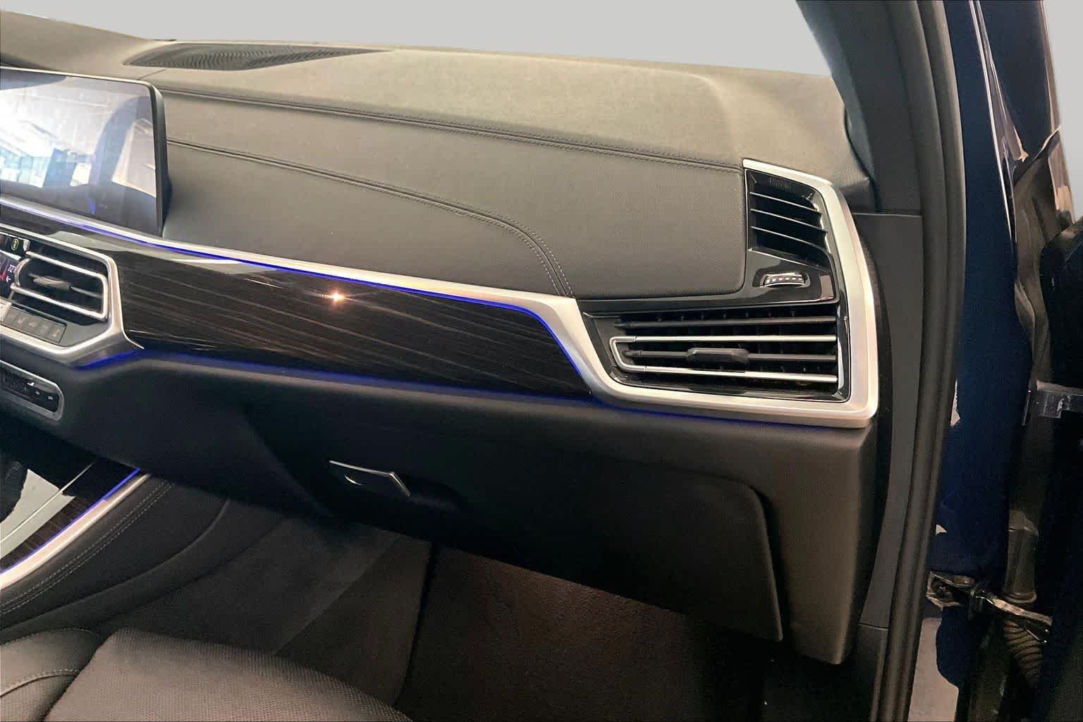 Used 2019 Phytonic Blue Metallic BMW xDrive40i image 18