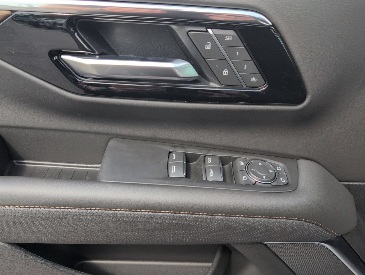 2026 Chevrolet Suburban High Country - Photo 23