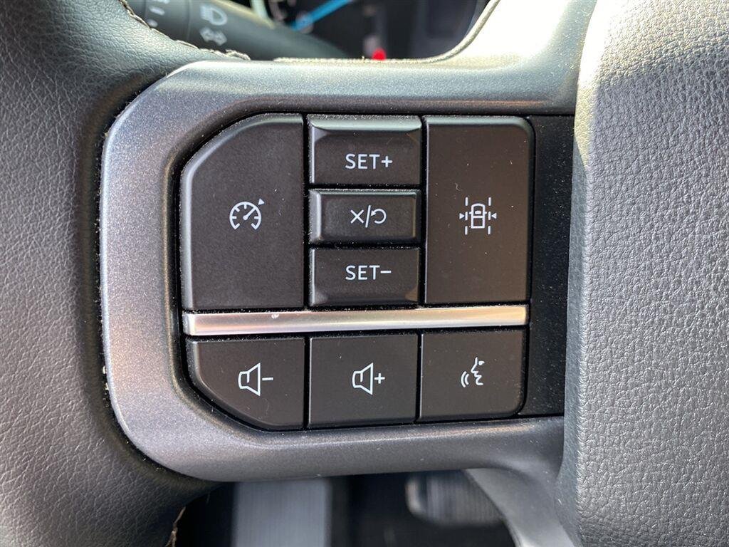 Used 2023 Oxford White Ford XLT image 18