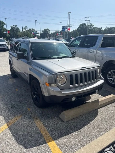Used 2015 Silver Jeep Sport image 1