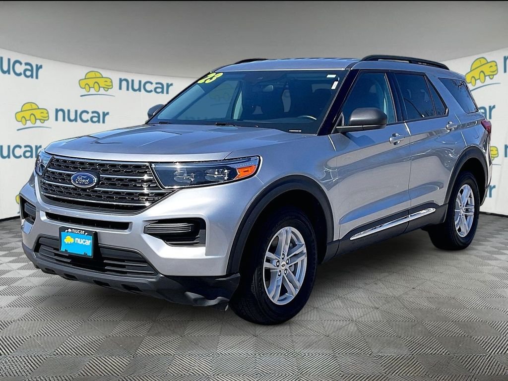 Used 2023 Iconic Silver Metallic Ford XLT image 3