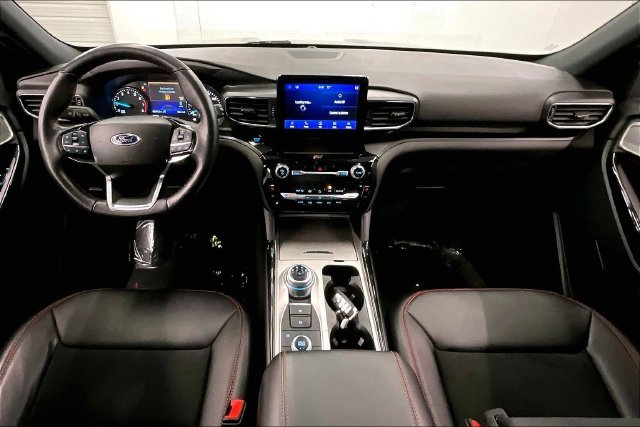 Used 2024 Carbonized Gray Metallic Ford ST-Line image 18