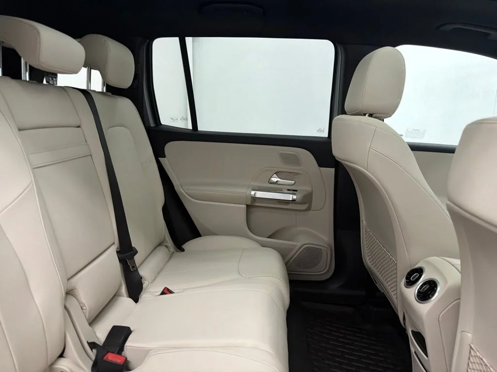 New 2026 Silver Mercedes-Benz GLB 250 image 25