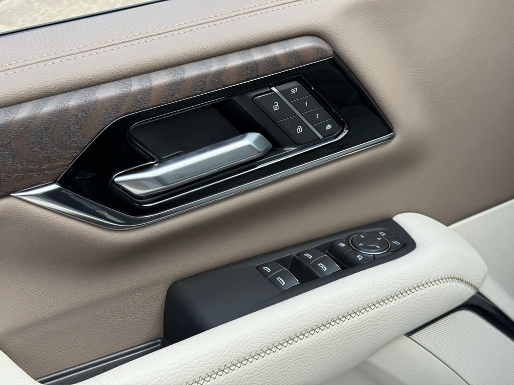 2026 GMC Yukon XL Denali - Photo 17