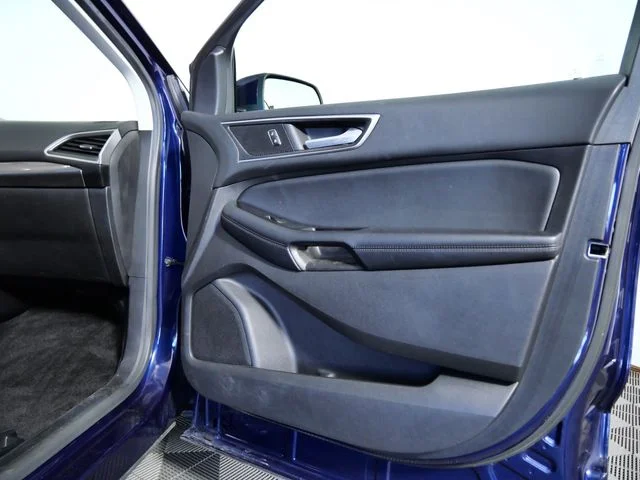 Used 2016 Blue Ford SEL image 10