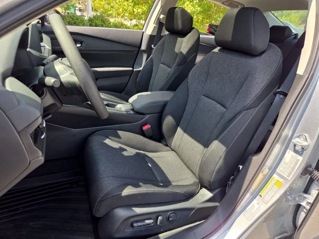 New 2026 Solar Silver Metallic Honda SE image 7