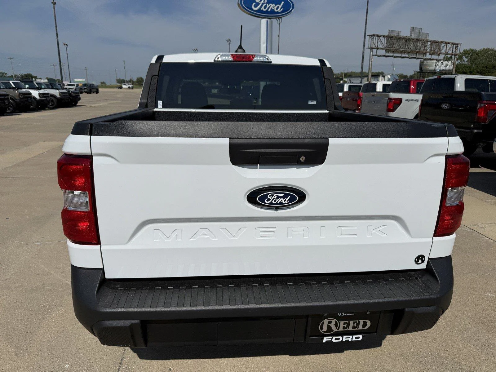 New 2026 Oxford White Ford XL image 8