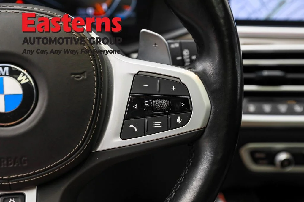 Used 2022 Red BMW M50i image 16