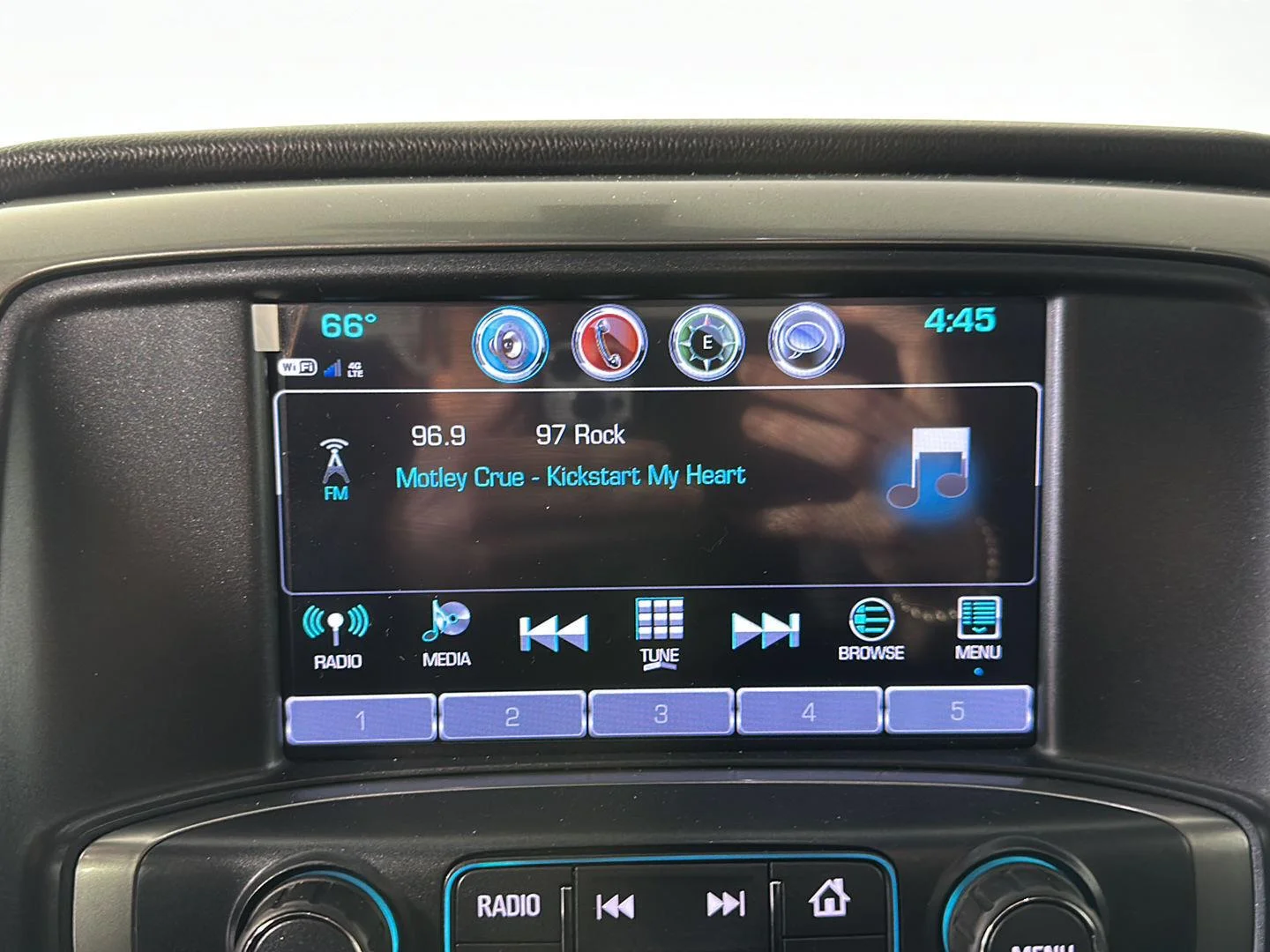 Used 2018 Black Chevrolet LT image 25