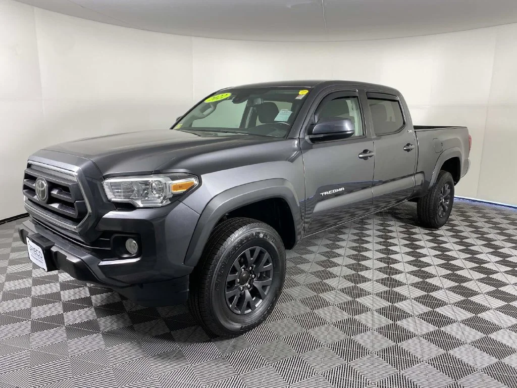 Used 2022 Magnetic Gray Metallic Toyota SR5 image 4